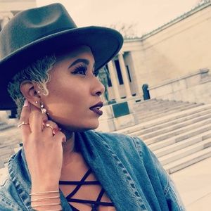 Meet your Posher, Chellsy